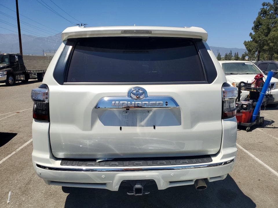 2022 TOYOTA 4RUNNER LIMITED 6