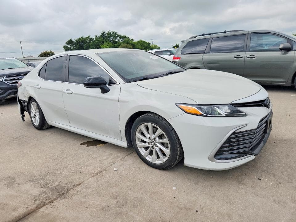 2023 TOYOTA CAMRY LE 4