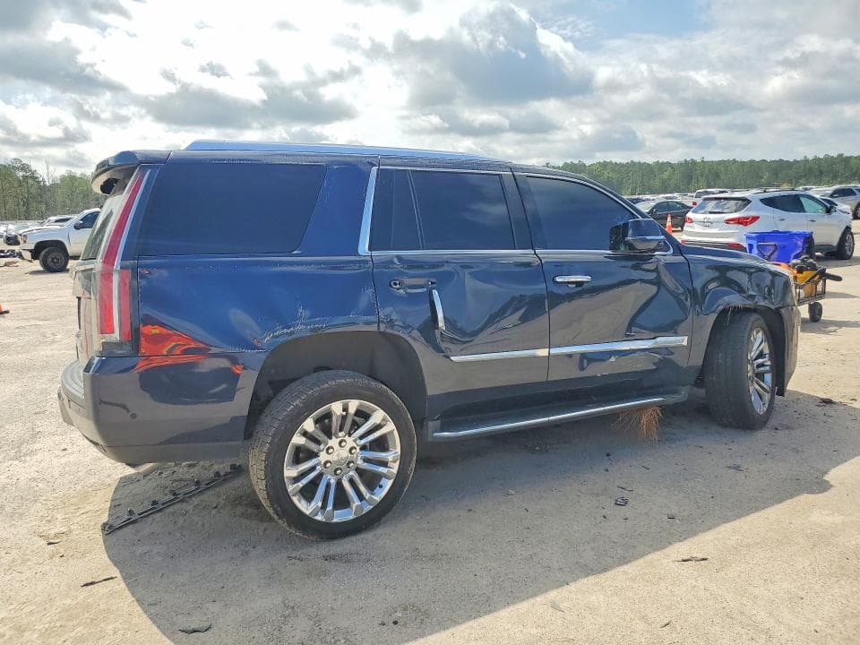 2017 CADILLAC ESCALADE LUXURY 3