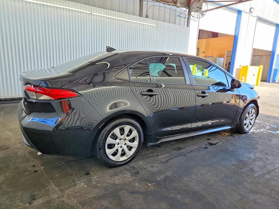 2021 TOYOTA COROLLA LE 3