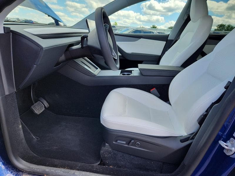 2026 TESLA MODEL Y 7