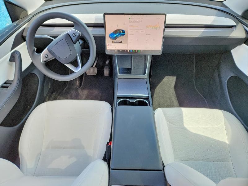 2026 TESLA MODEL Y 8
