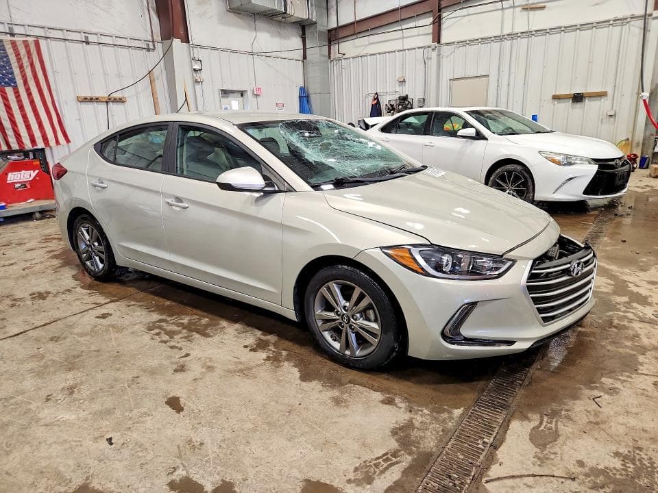 2017 HYUNDAI ELANTRA SE 4