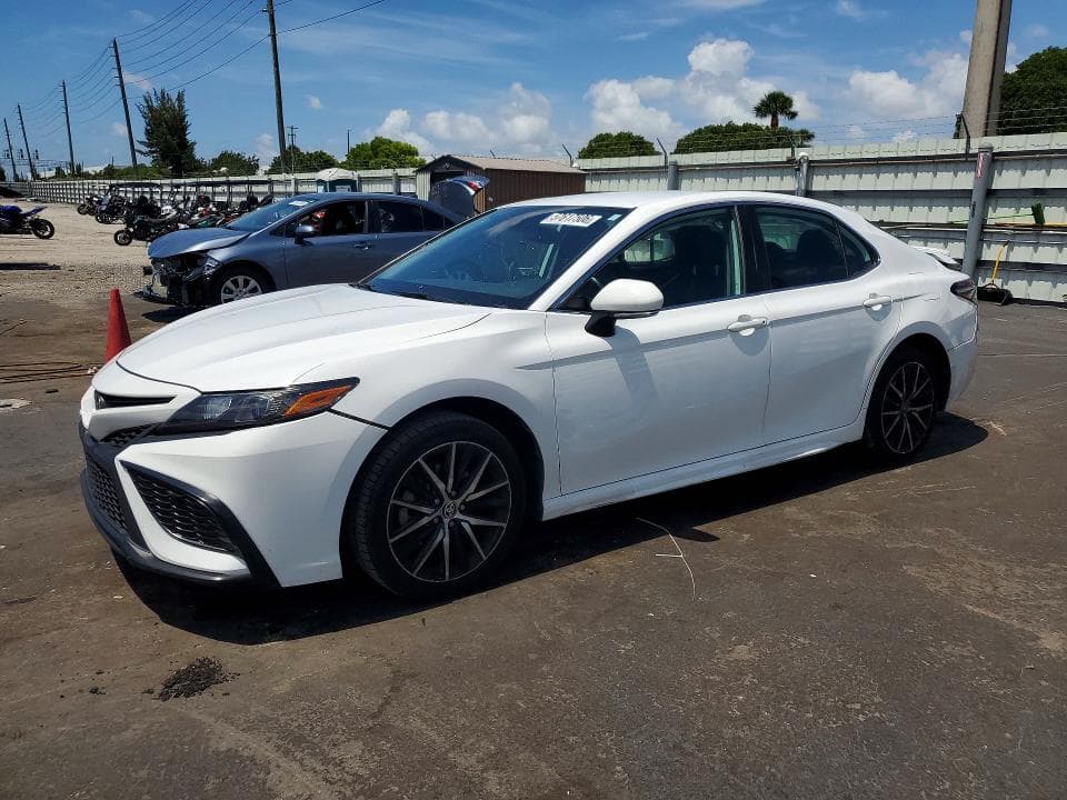 2021 TOYOTA CAMRY SE - 1