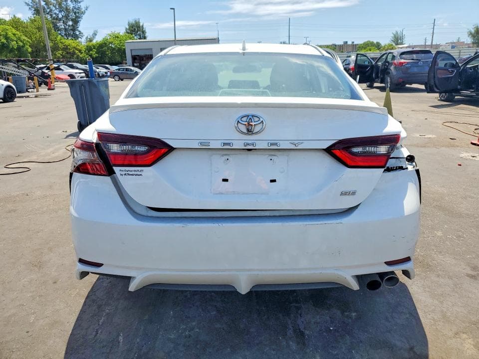 2021 TOYOTA CAMRY SE 6