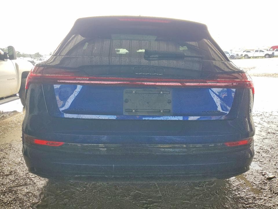 2022 AUDI E-TRON PREMIUM 6
