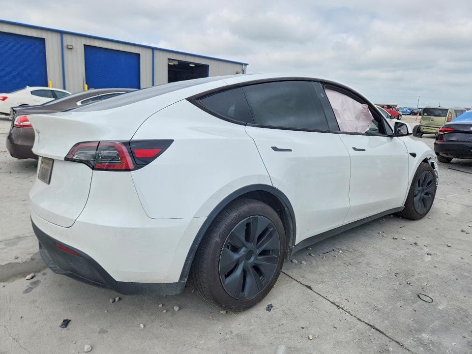 2024 TESLA MODEL Y 3