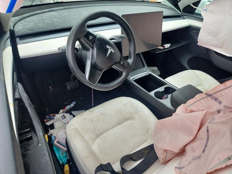 2024 TESLA MODEL Y 8