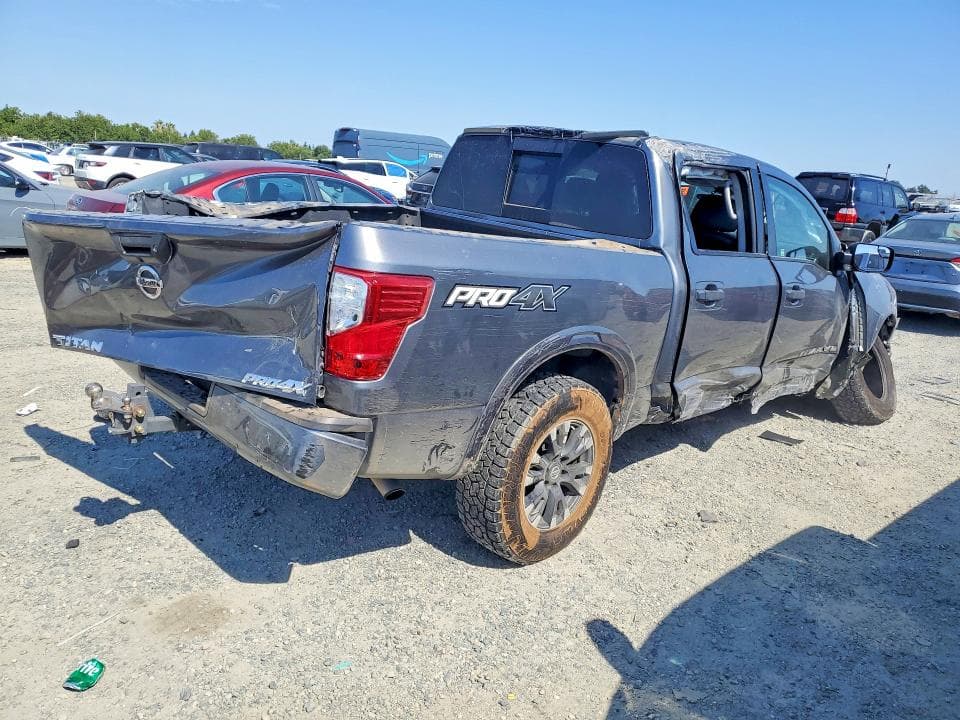 2019 NISSAN TITAN PRO-4X 3