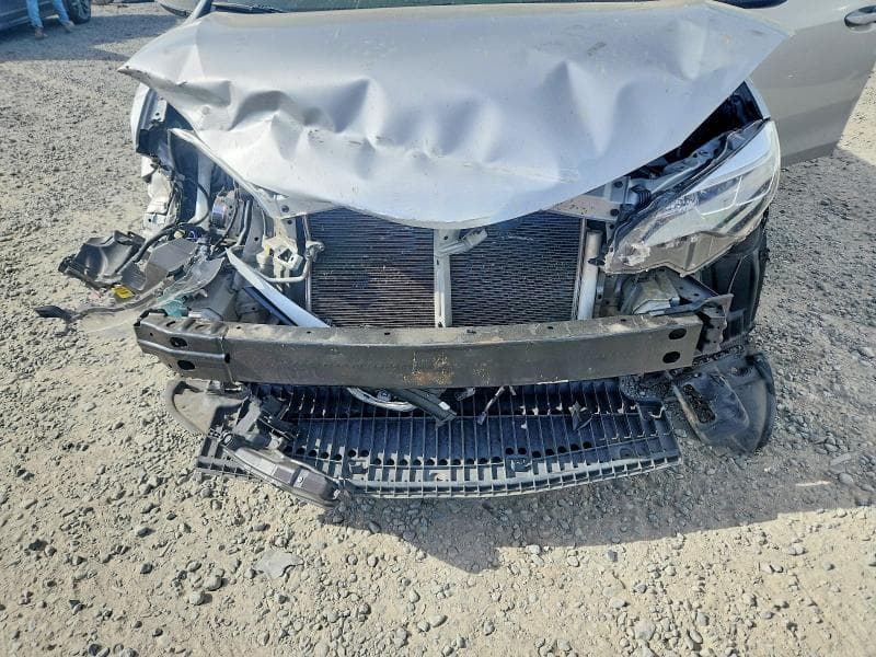 2017 TOYOTA COROLLA SE SE 11