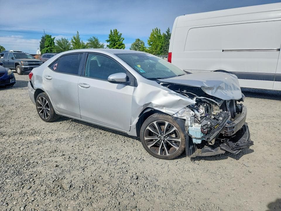 2017 TOYOTA COROLLA SE SE 4