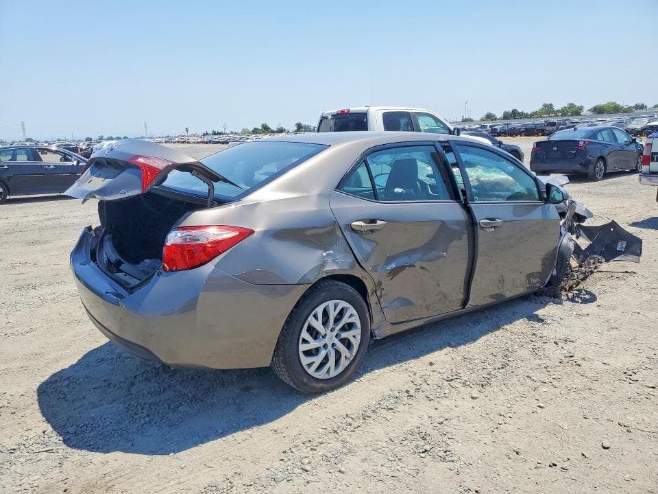 2017 TOYOTA COROLLA LE 3