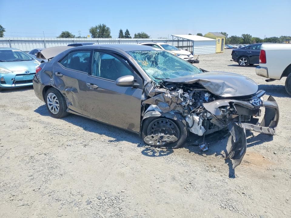 2017 TOYOTA COROLLA LE 4