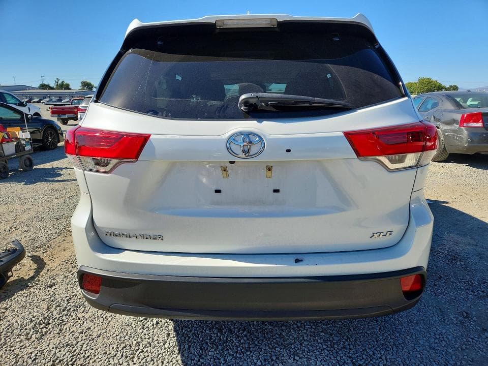 2019 TOYOTA HIGHLANDER XLE XLE 6