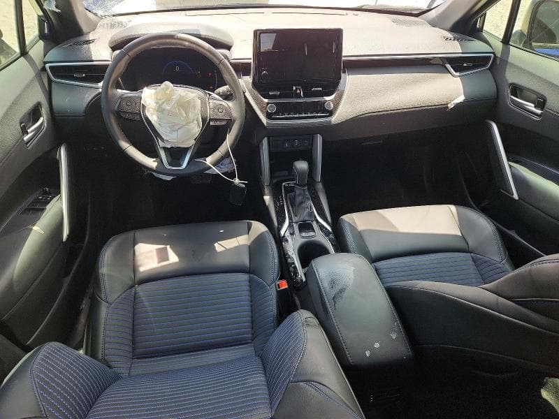 2025 TOYOTA COROLLA CROSS HYBRID XSE 8