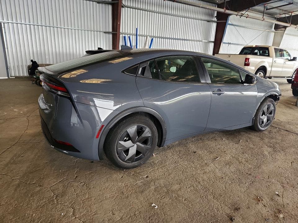 2023 TOYOTA PRIUS LE 3