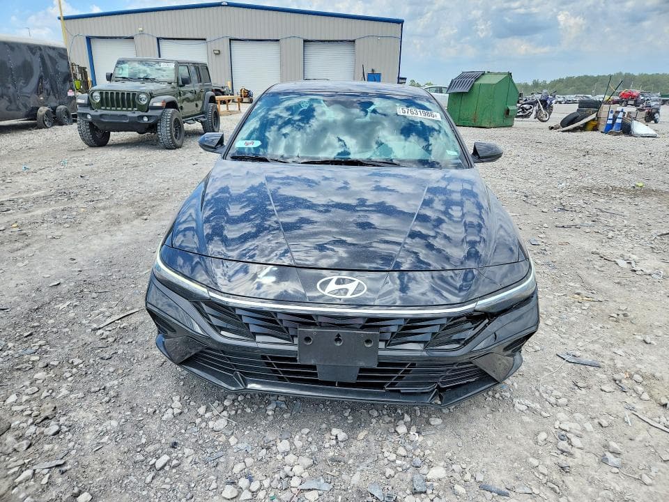 2025 HYUNDAI ELANTRA SEL 5