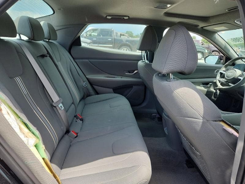 2025 HYUNDAI ELANTRA SEL 10