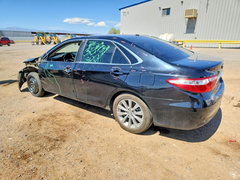 2017 TOYOTA CAMRY XLE 2