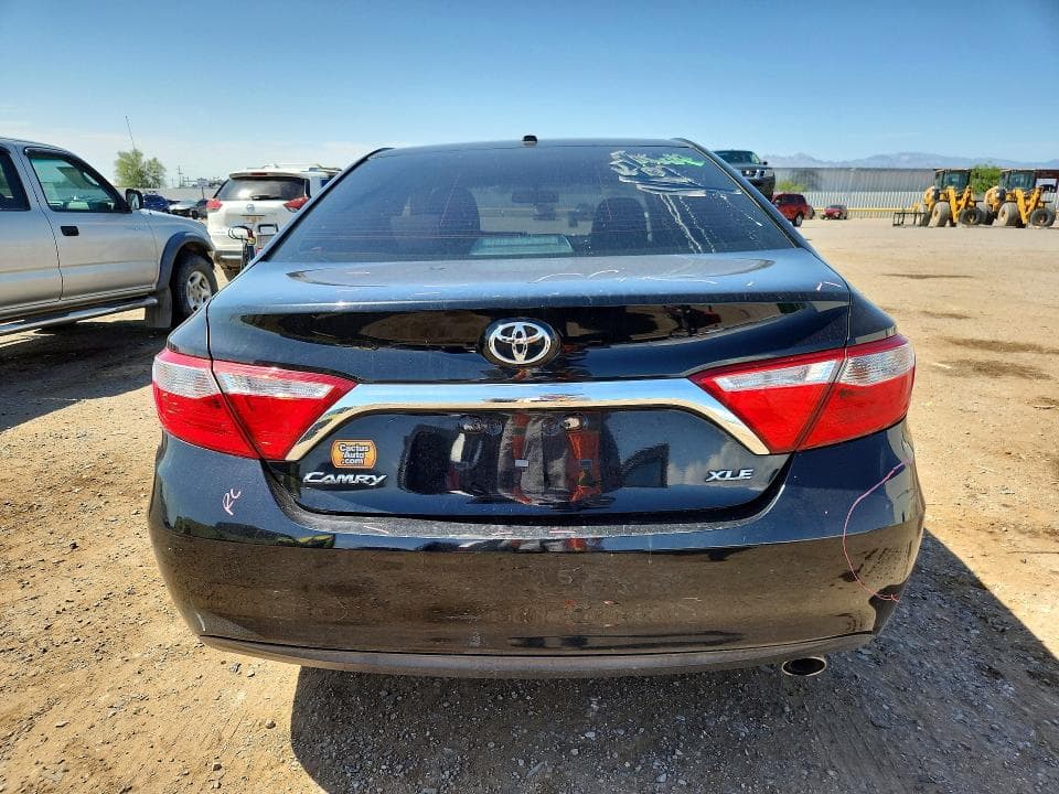 2017 TOYOTA CAMRY XLE 6