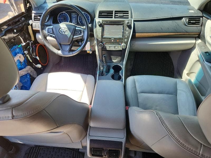 2017 TOYOTA CAMRY XLE 8