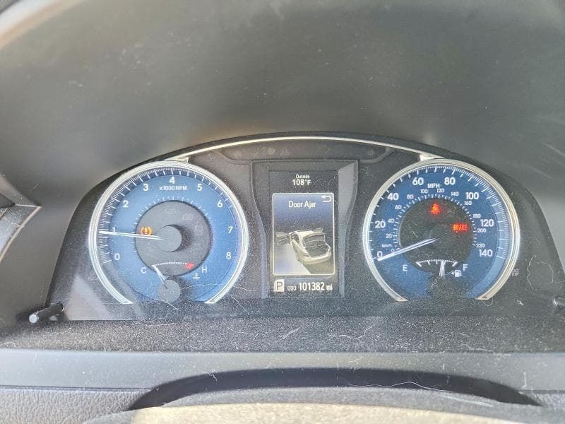 2017 TOYOTA CAMRY XLE 9