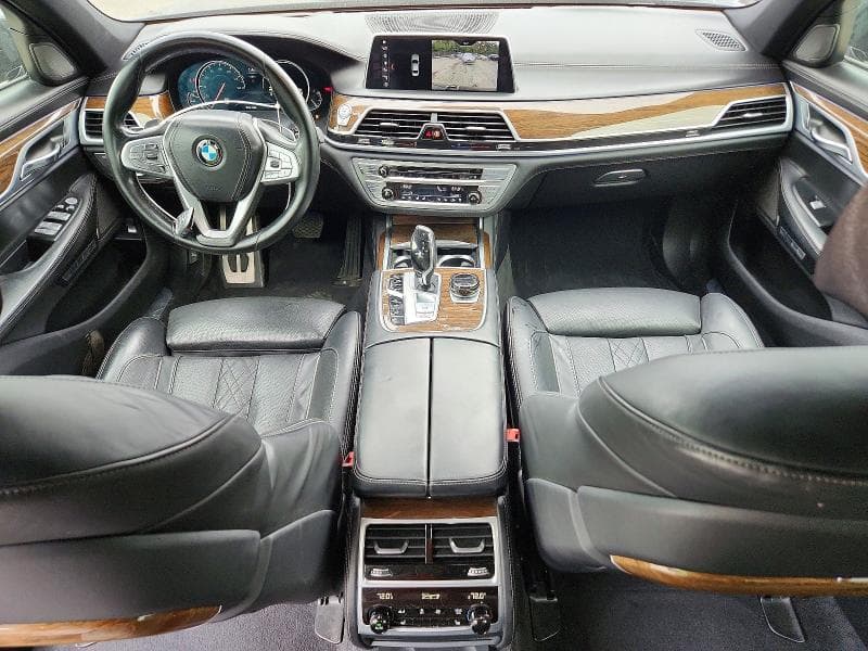 2018 BMW 750 XI 8
