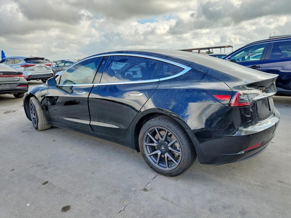 2018 TESLA MODEL 3 2