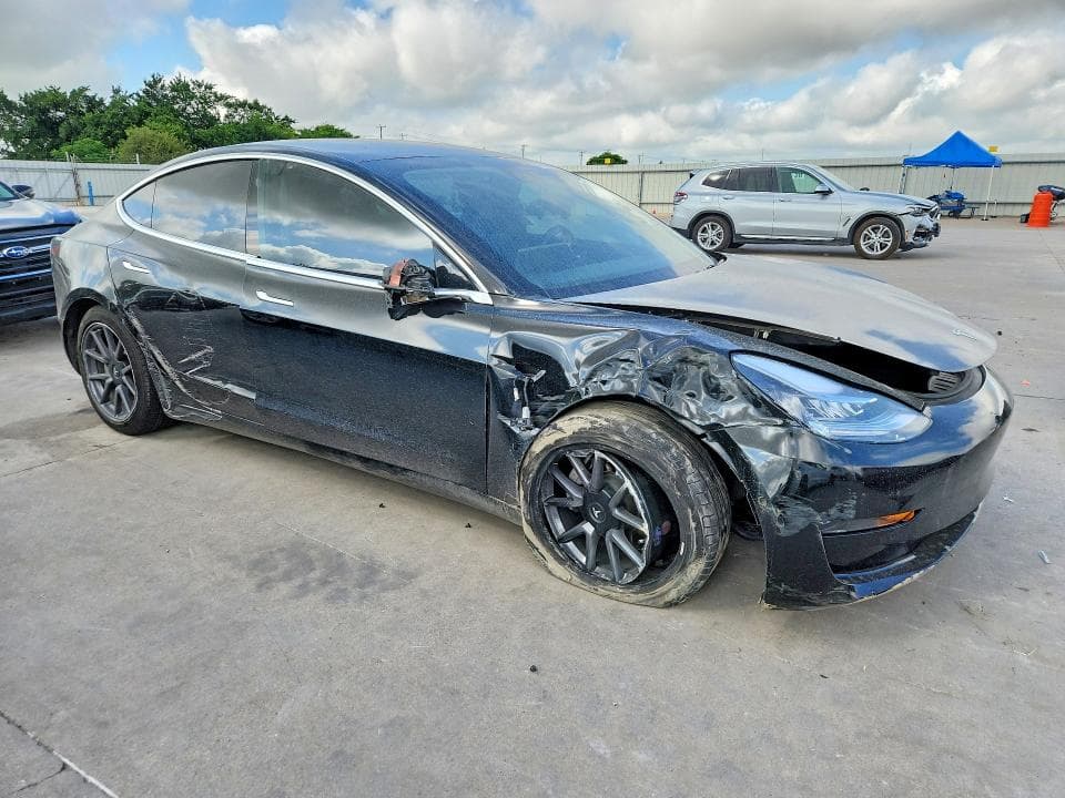 2018 TESLA MODEL 3 4