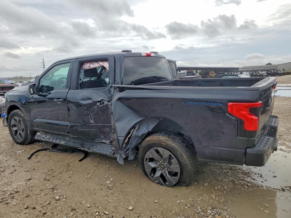 2024 FORD F150 LIGHTNING XLT 2