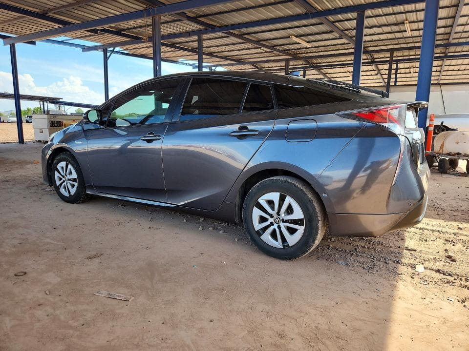2017 TOYOTA PRIUS THREE 2