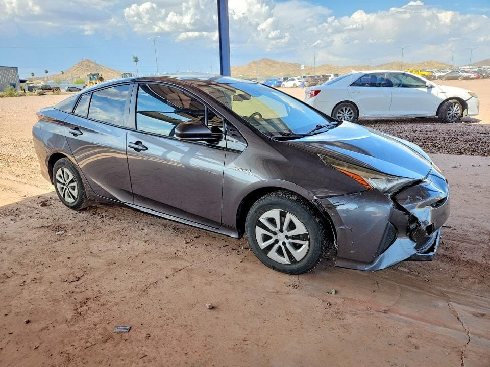 2017 TOYOTA PRIUS THREE 4
