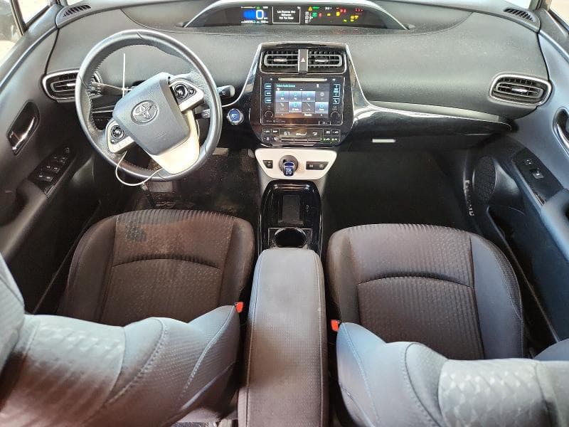 2017 TOYOTA PRIUS THREE 8