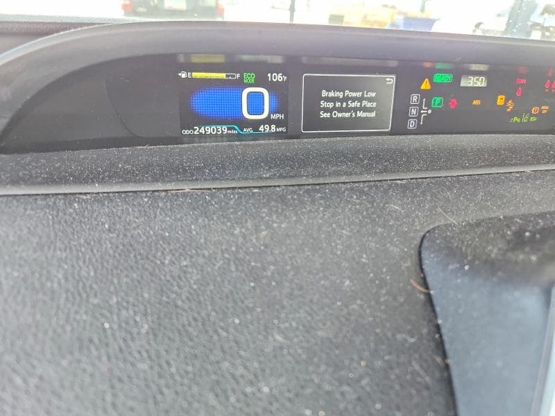 2017 TOYOTA PRIUS THREE 9