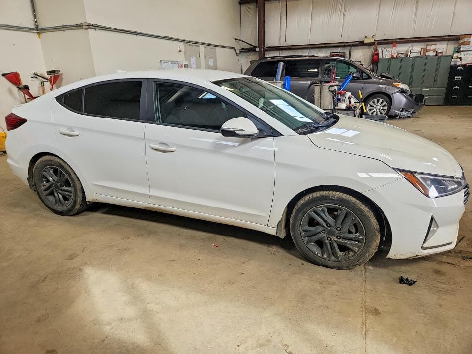 2020 HYUNDAI ELANTRA SEL 4