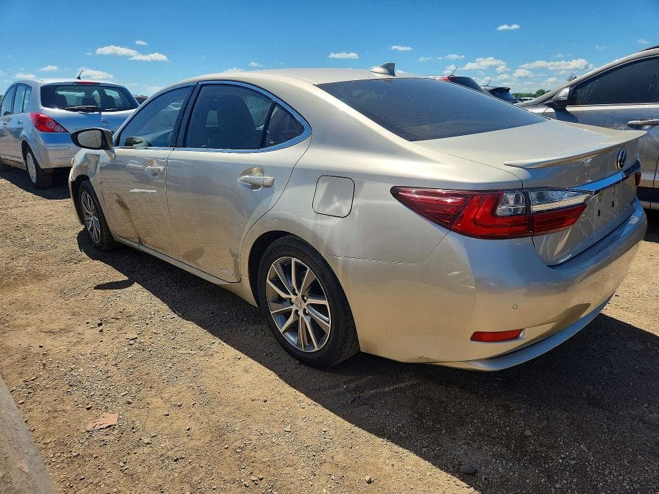 2016 LEXUS ES 300H 2