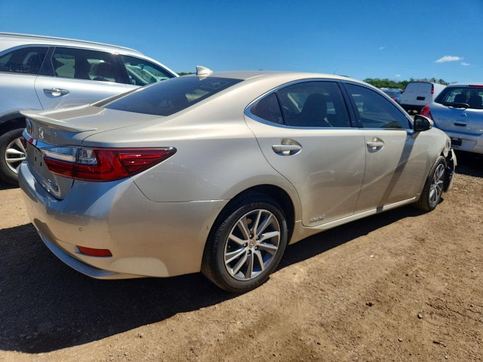 2016 LEXUS ES 300H 3