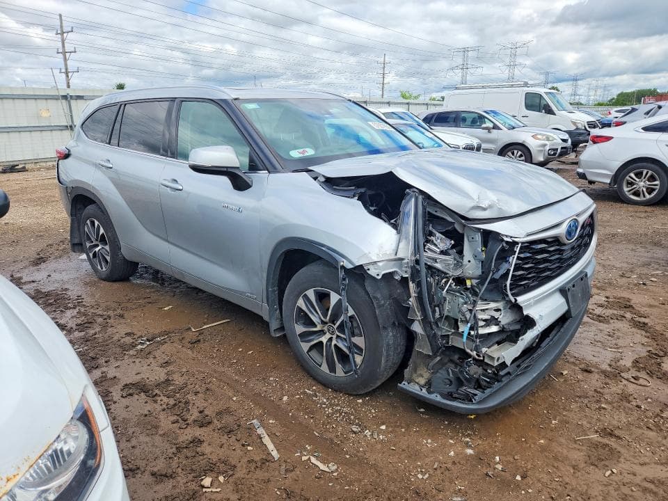 2021 TOYOTA HIGHLANDER HYBRID XLE 4