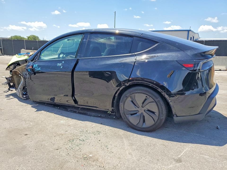 2026 TESLA MODEL Y 2