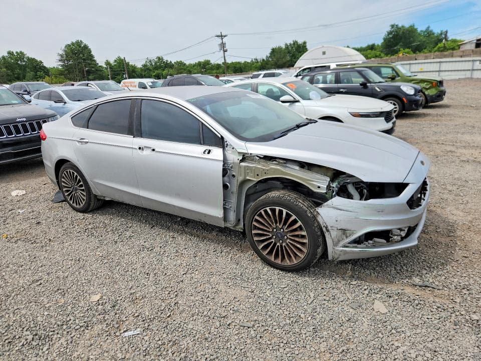 2017 FORD FUSION SE 4