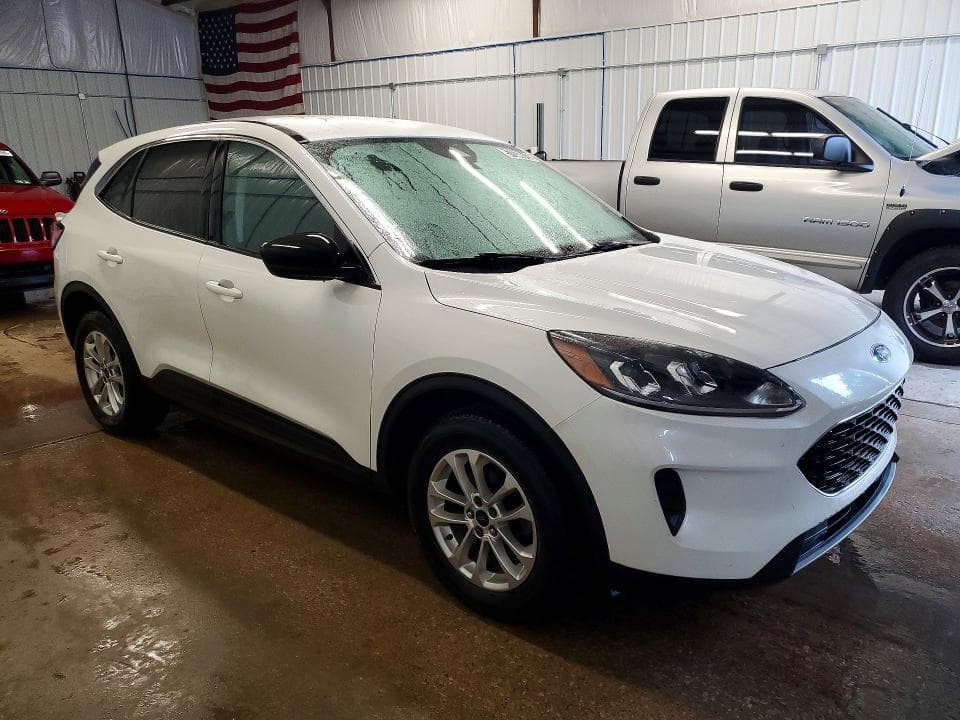 2022 FORD ESCAPE SE 4