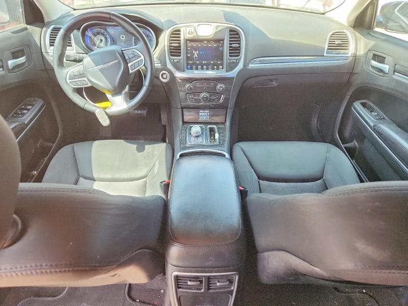 2018 CHRYSLER 300 TOURING 8