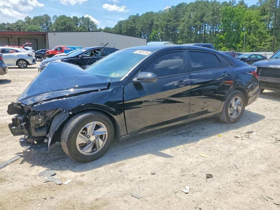 2024 HYUNDAI ELANTRA SE - 1