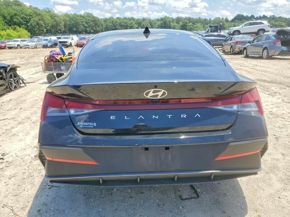 2024 HYUNDAI ELANTRA SE 6