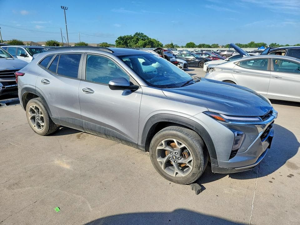2025 CHEVROLET TRAX 1LT 4