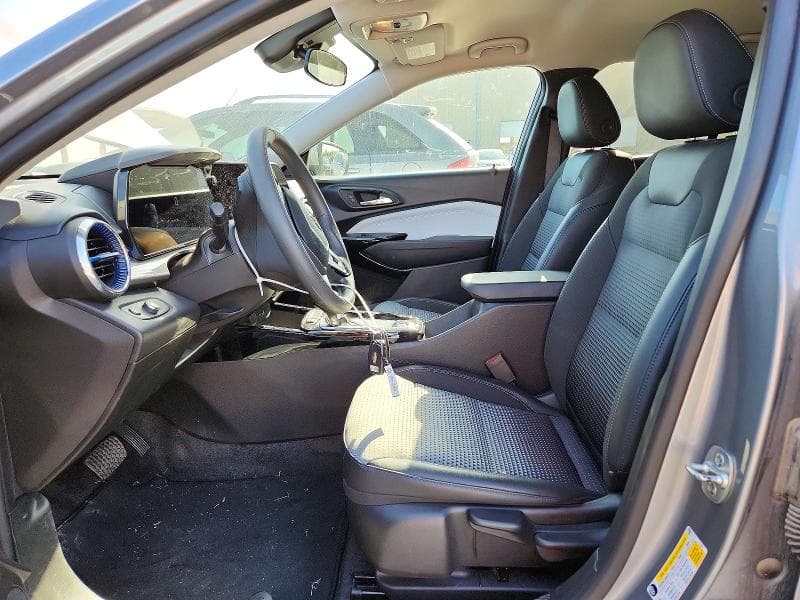 2025 CHEVROLET TRAX 1LT 7