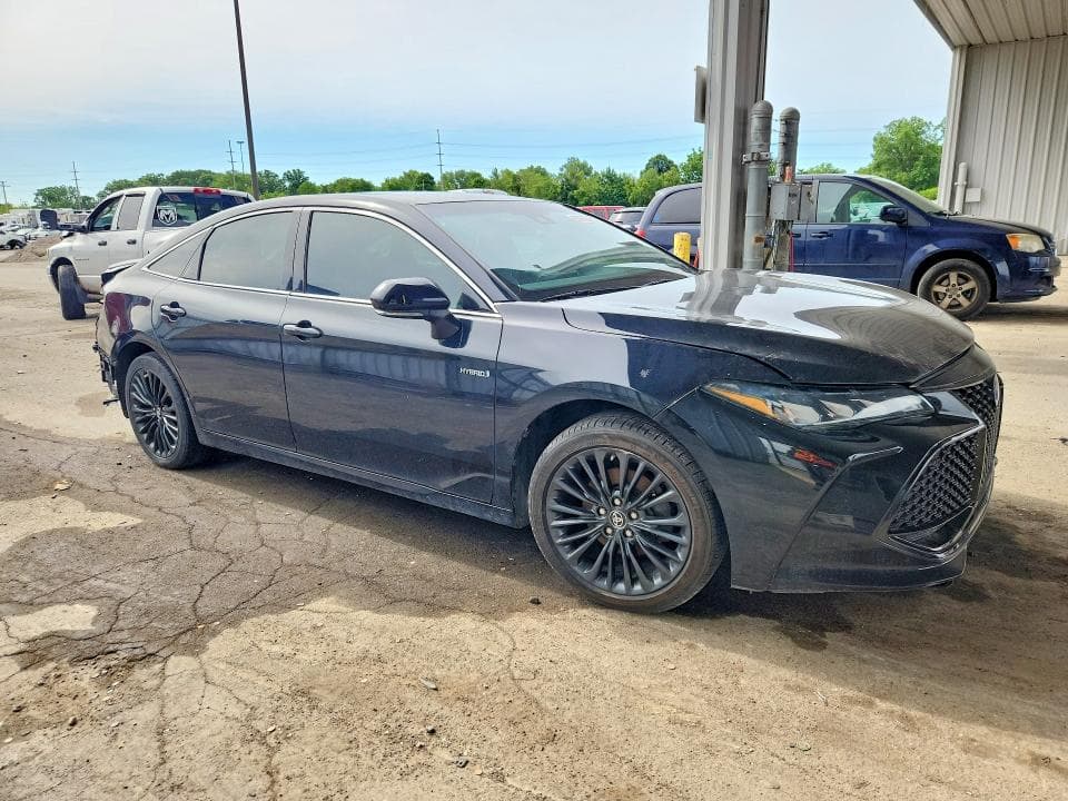 2019 TOYOTA AVALON HYBRID XSE XSE 4
