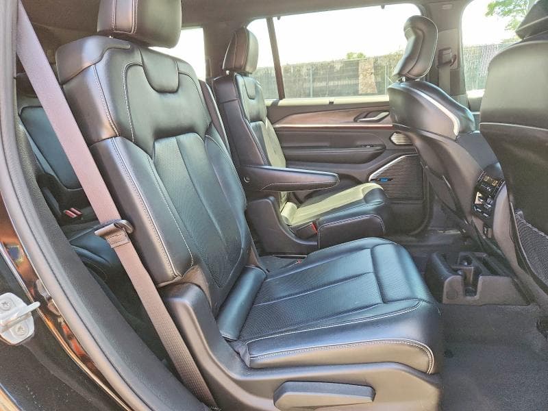 2021 JEEP GRAND CHEROKEE L OVERLAND 11