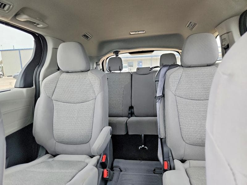 2021 TOYOTA SIENNA LE 10