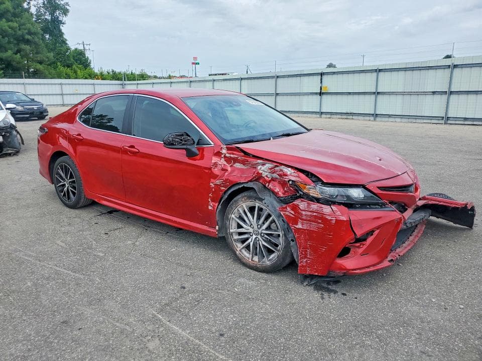 2021 TOYOTA CAMRY SE 4